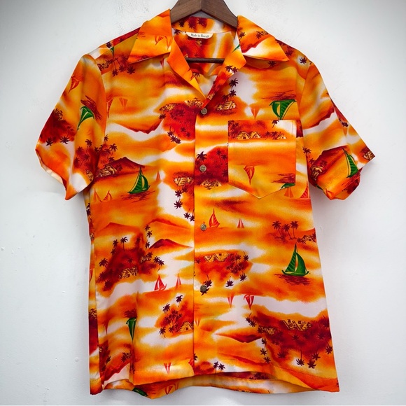 Vtg Made In Hawaii size Medium Men’s Orange Tropical Beach Sunset Hawaiian Shirt - Picture 1 of 5